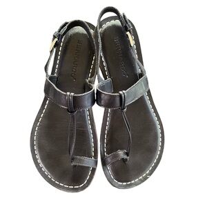 BERNARDO Maverick Toe Ring Sandals Size 7 M